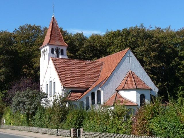 Kirche und Gemeindehaus Elverdissen